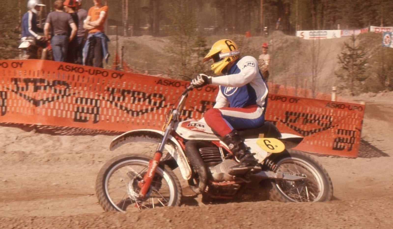 Van Velthoven ei koskaan voittanut motocrossin maailmanmestaruutta, hän on kolminkertainen Belgian mestari.